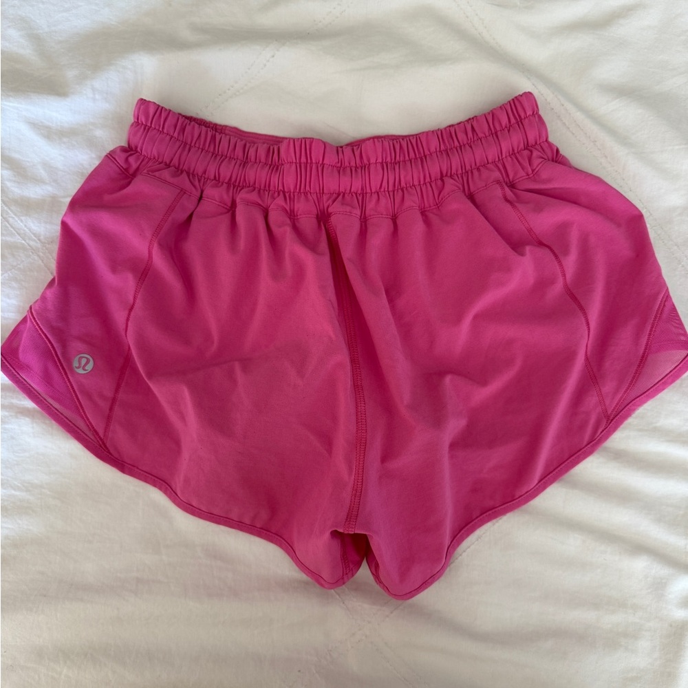 Lululemon sonic pink hotty hots low rise 2.5 inch